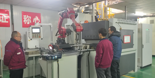 长宁自动喷砂机选型要点,看完少走弯路。